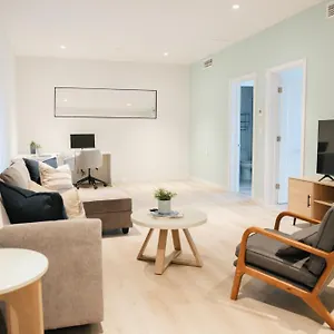 Hotel Governors Village - 1,2,3 & 4 Bedroom On Seven Mile Corridor George Town